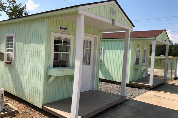 Basic-Ferienhütte, 2 Einzelbetten | Kostenloses WLAN, Bettwäsche