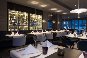 Breakfast, lunch, dinner served; local and international cuisine