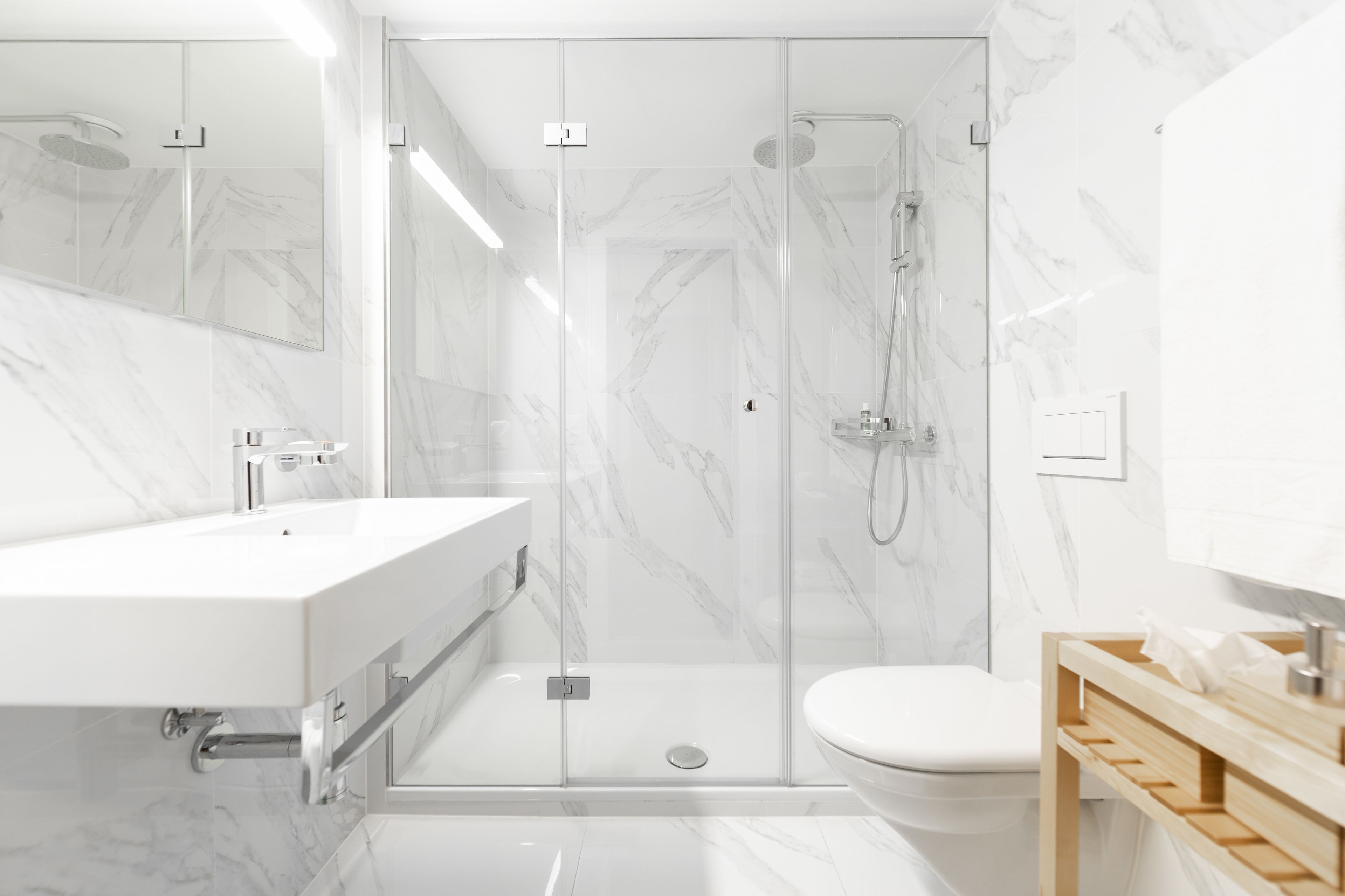 deluxe room, 1 bedroom, balcony, mountain view | bathroom | free toiletries, hair dryer, bathrobes, towels