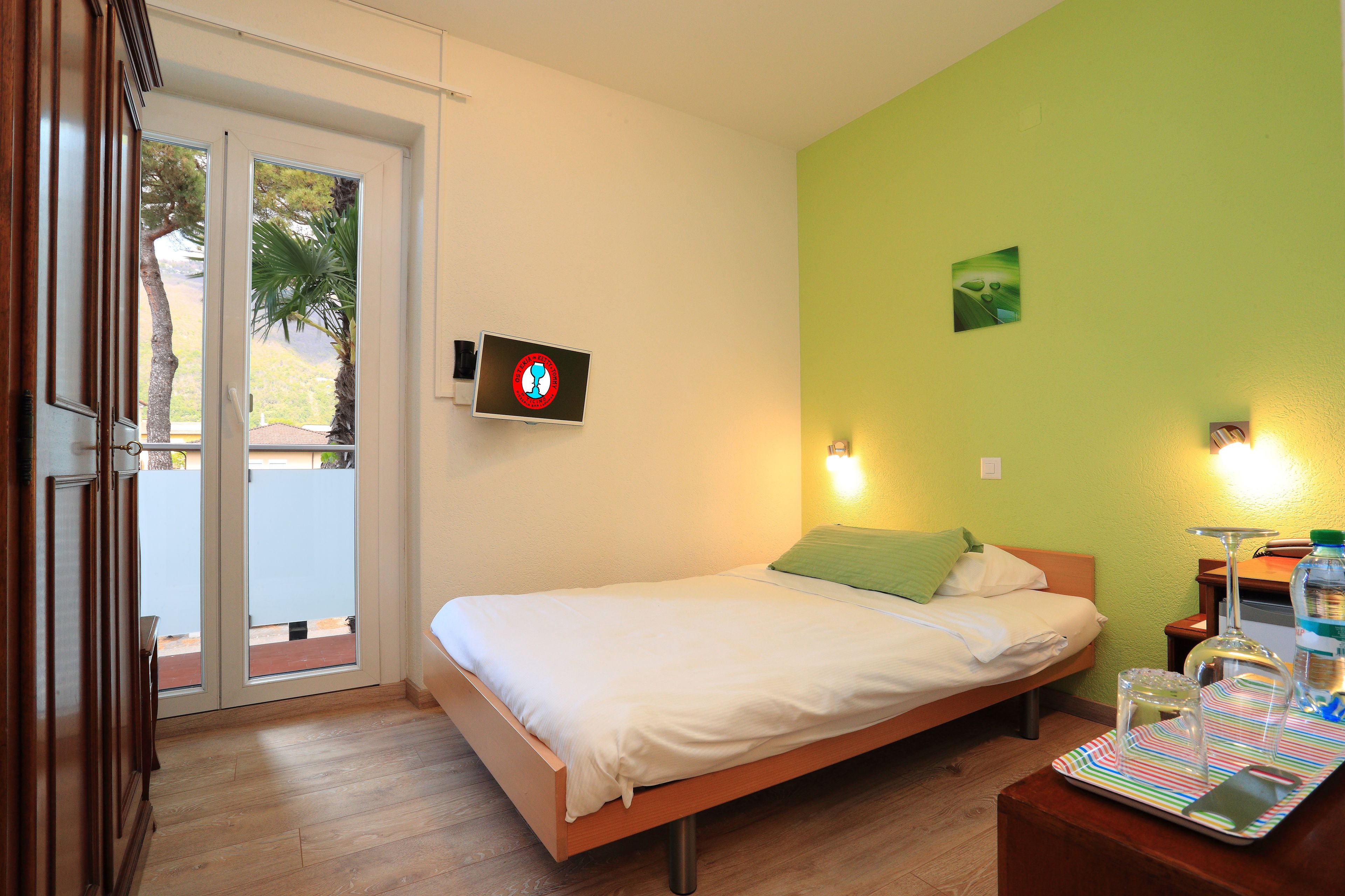 standard single room, non smoking, mountain view | minibar, in-room safe, desk, free wifi
