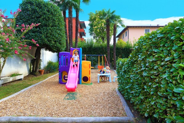 Children’s play area – outdoor - Osteria Ticino da Ketty & Tommy (Ascona)