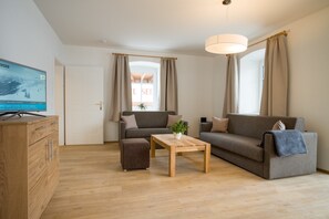 奢华公寓, 2 间卧室 | 起居区 | 平板电视