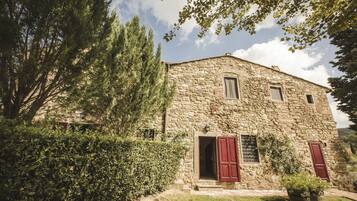 숙박 시설 입구