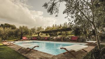 야외 수영장, 일광욕 의자