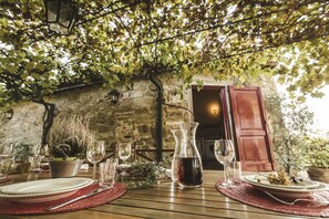 Outdoor dining - La Veronica Resort (Greve in Chianti)