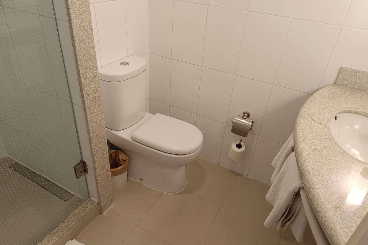 1 bedroom, in-room safe, laptop workspace, soundproofing