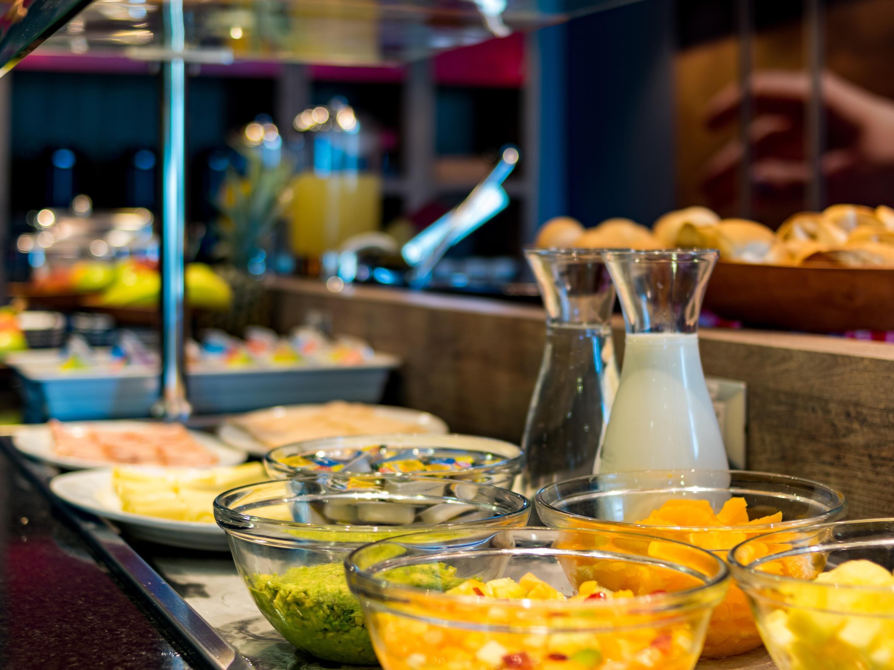 daily buffet breakfast for a fee