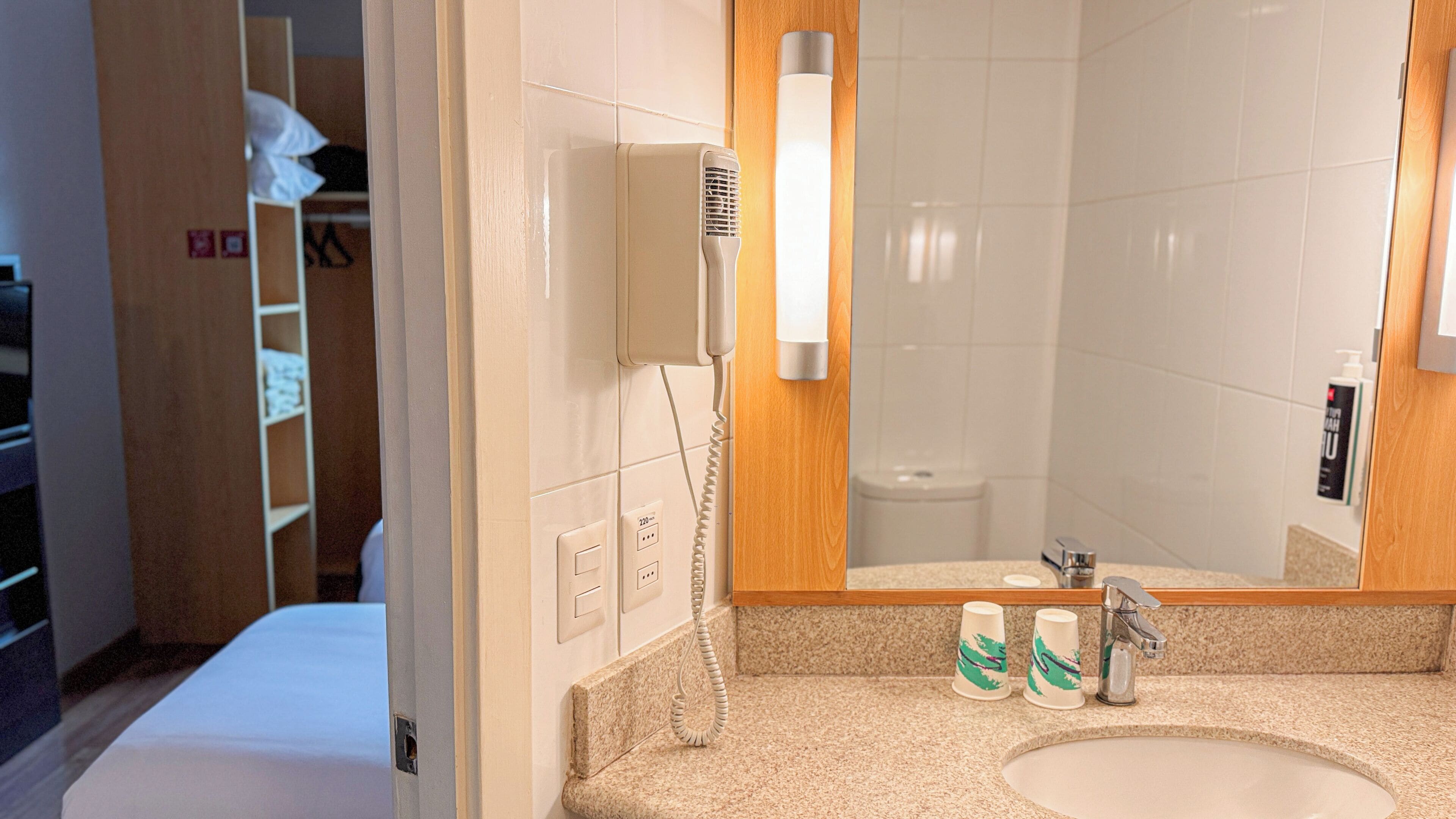 standard twin room, 2 single beds | bathroom | shower, eco-friendly toiletries, towels