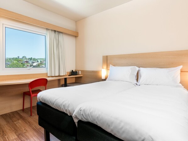 In-room safe, laptop workspace, soundproofing, free WiFi