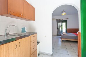 Iron/ironing board, free cribs/infant beds, rollaway beds, free WiFi - Dream House (Skiathos)