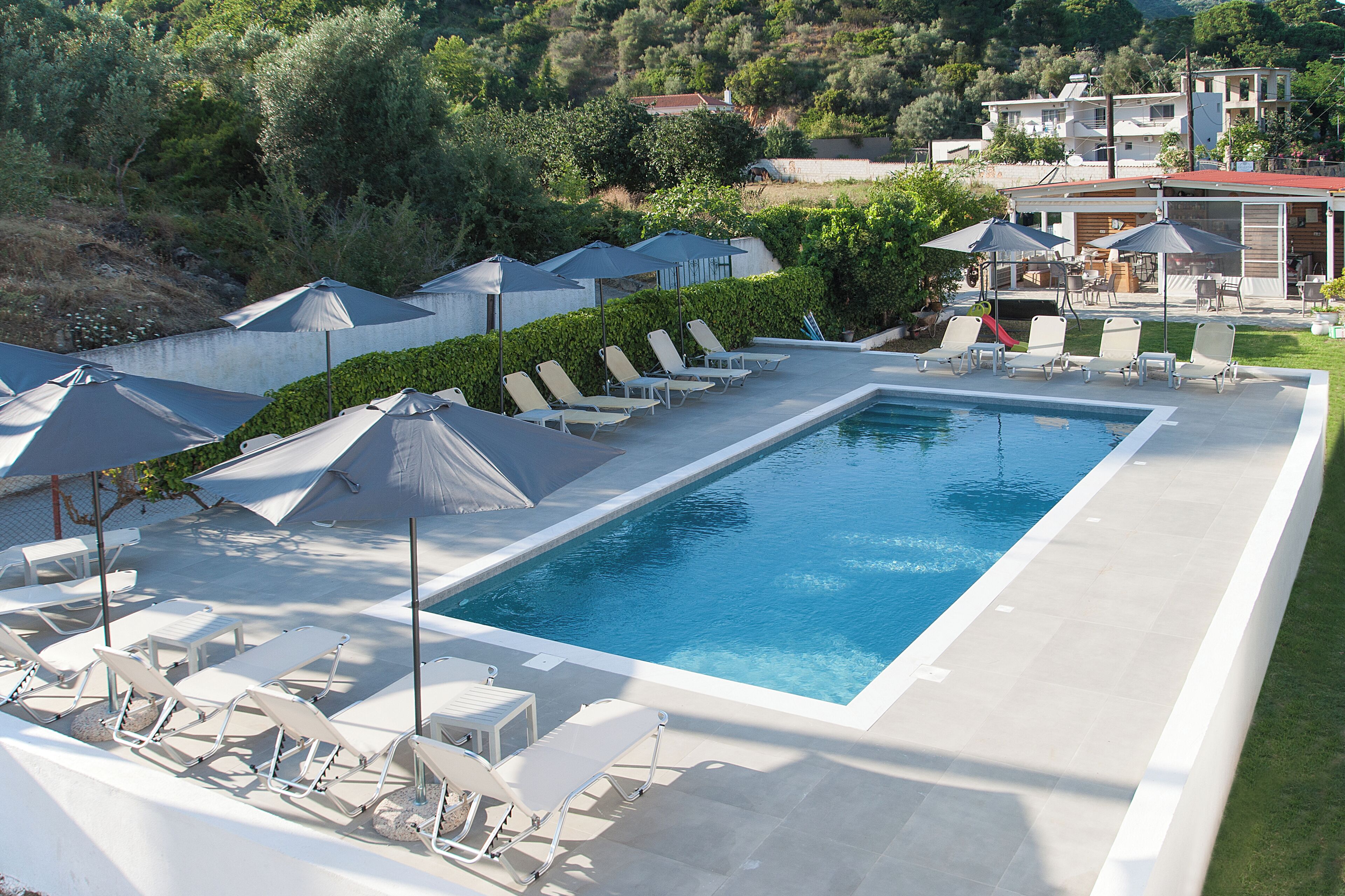 Vista frontal de la propiedad