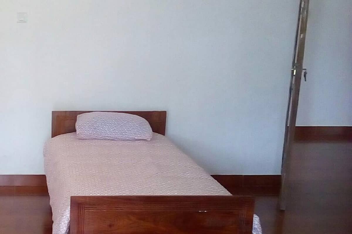 Premium bedding, rollaway beds, individually decorated