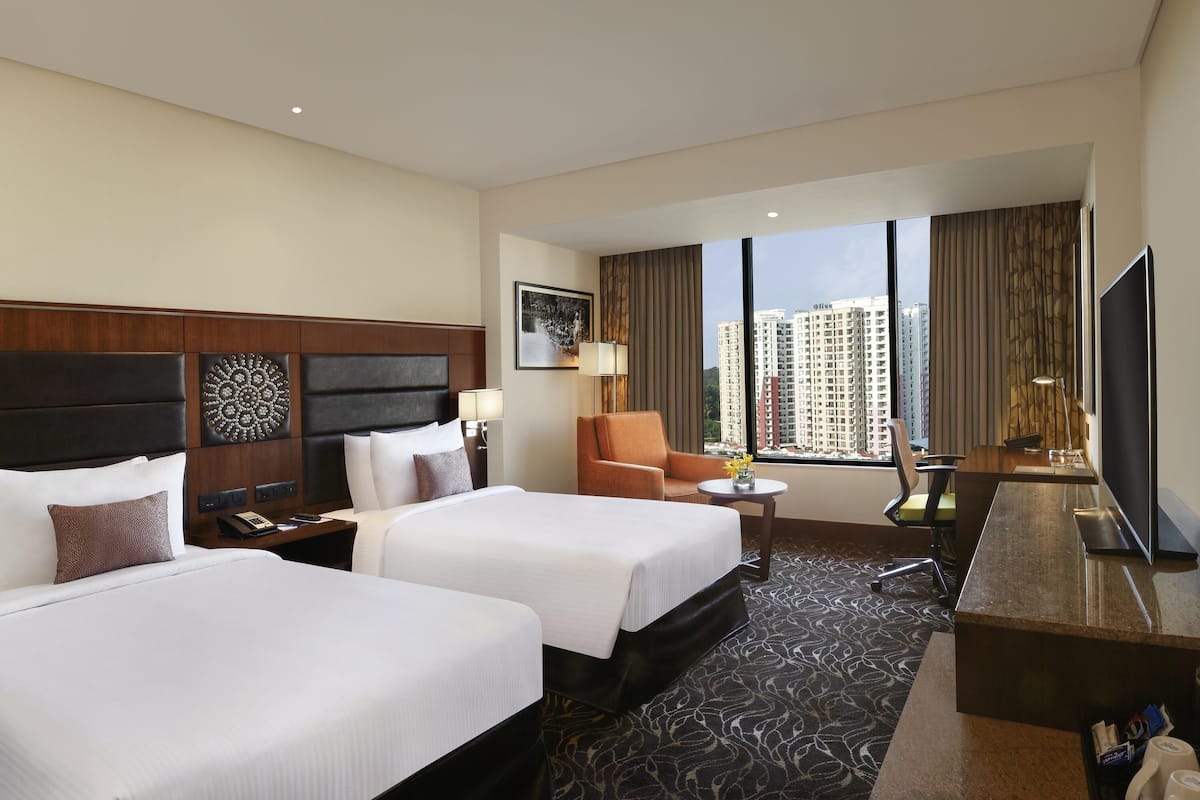 Premier Room, 2 Twin Beds | 1 bedroom, premium bedding, minibar, in-room safe