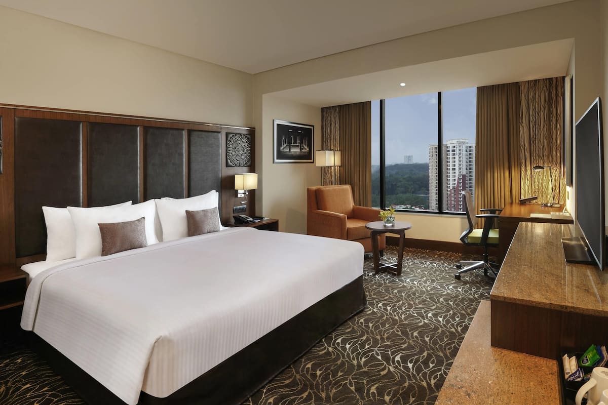 Superior Room, 1 King Bed | 1 bedroom, premium bedding, minibar, in-room safe