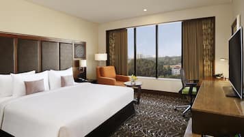 Premier Room, 1 King Bed | 1 bedroom, premium bedding, minibar, in-room safe