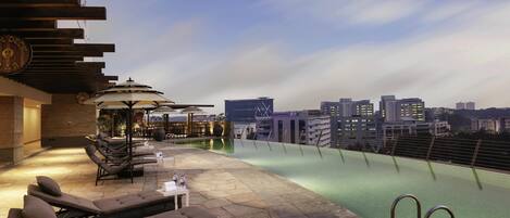 2 bars, bar en bord de piscine