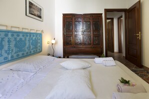 Bureau, rideaux occultants, chambres insonorisées, Wi-Fi gratuit