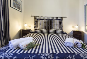 Desk, blackout drapes, soundproofing, free WiFi