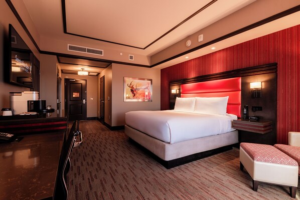 Premium bedding, down comforters, pillowtop beds, in-room safe - Santa Ana Star Casino Hotel (Bernalillo)