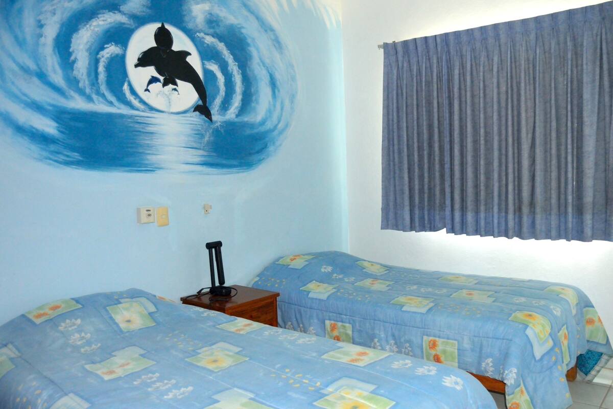 Chambre avec lits jumeaux | Accès au Wi-Fi (inclus), literie fournie