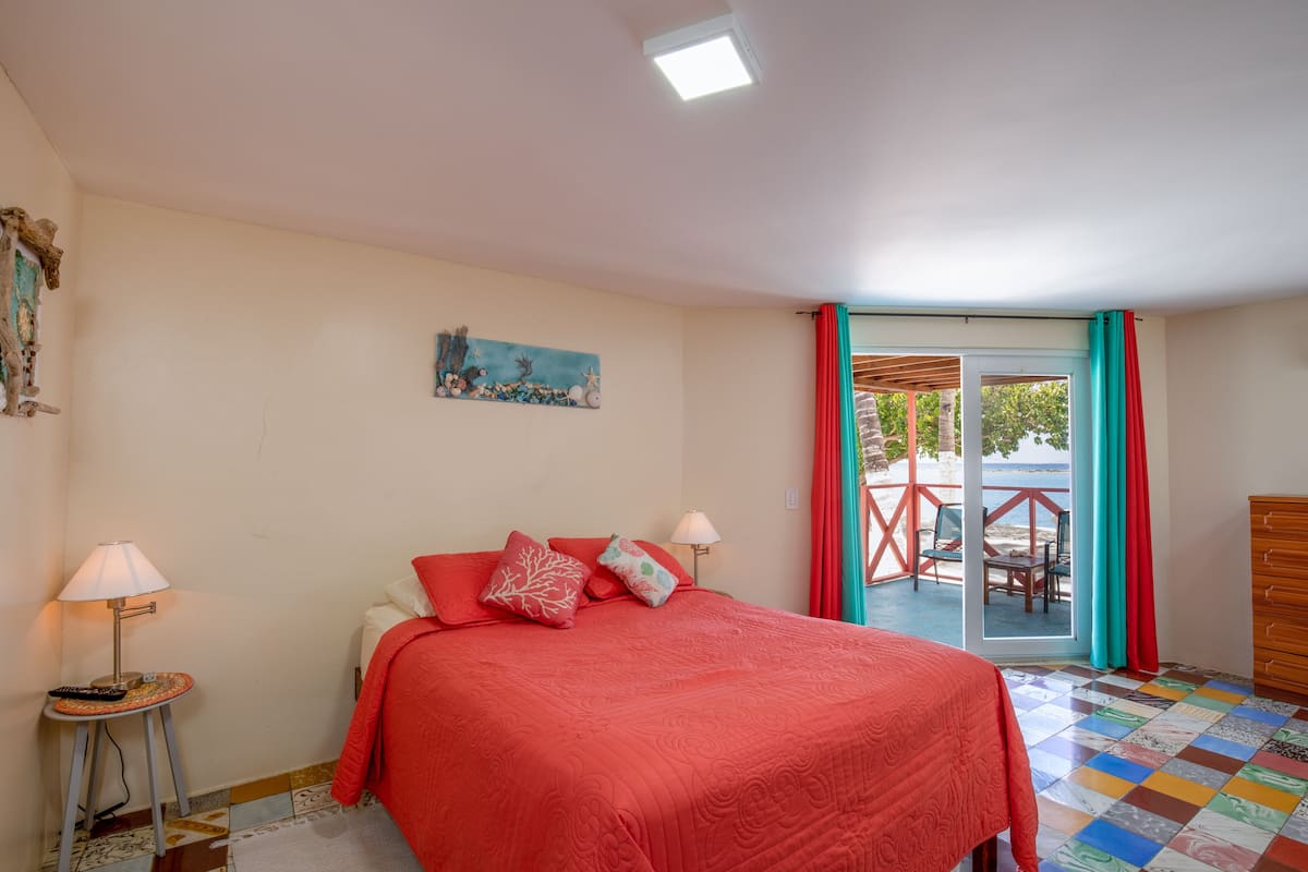 Room, 1 Queen Bed, Oceanfront | Blackout drapes, soundproofing, iron/ironing board, free WiFi