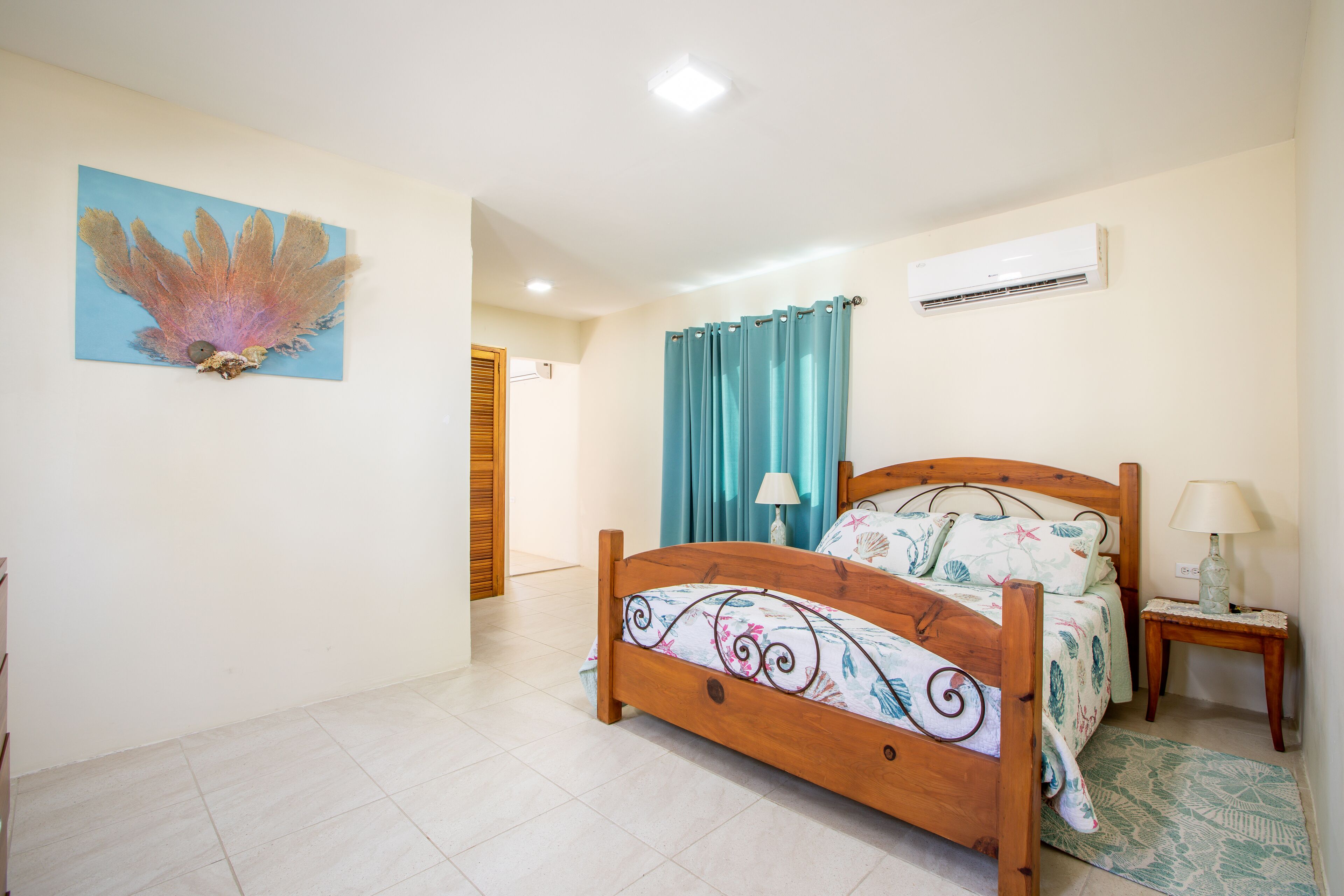 suite, 2 bedrooms | 1 bedroom, blackout curtains, soundproofing, iron/ironing board