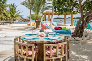 包含每日自助早餐