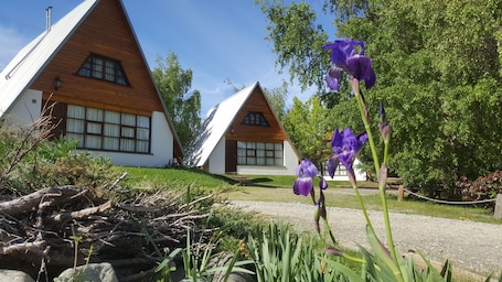 Traditional Cabin, 3 Bedrooms. Cabanas La Cautiva