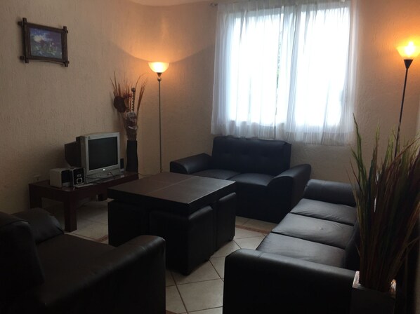 Apartment, 3 Bedrooms | Living area | 40-inch flat-screen TV with cable channels, TV - Adamaris Condo Condesa (Acapulco)