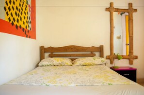 Basic Double Room | Free WiFi - Divanga Hostel (Santa Marta)