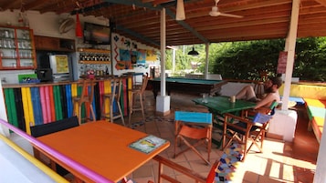 Bar (en la propiedad)