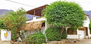 Fachada de la propiedad