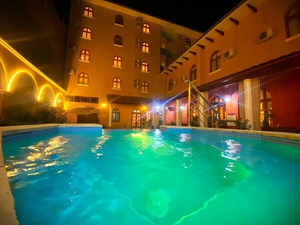 Piscina externa