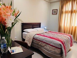 Single Room | In-room safe, iron/ironing board, free WiFi