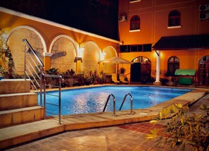 Outdoor pool - Grand Hotel Huánuco (Huánuco)