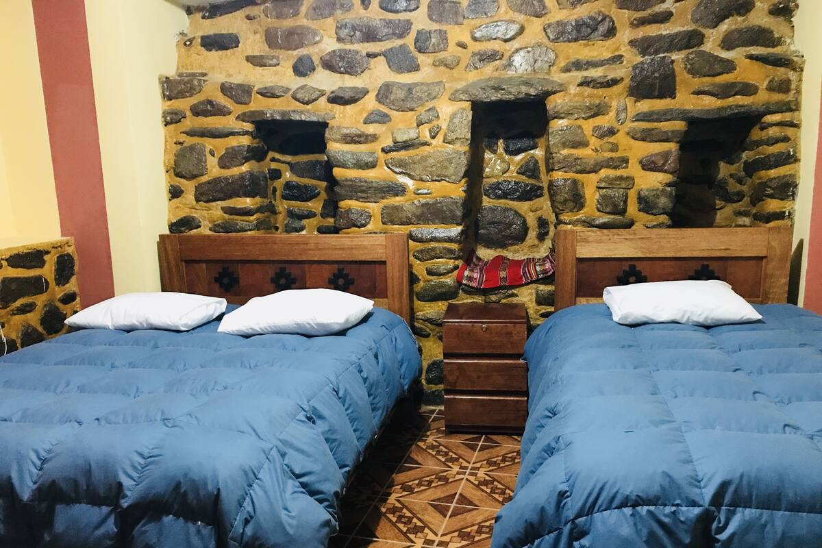 Family Room, Shared Bathroom | WiFi (free)