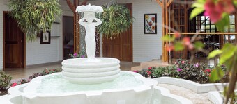 Amazilia Hotel