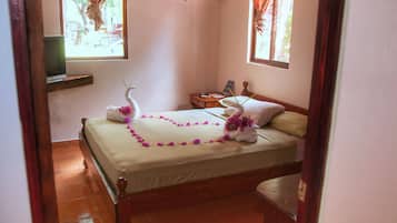 Economy Double Room, Shared Bathroom | 1 bedroom, free WiFi, bed sheets