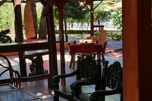 Tempat makan outdoor