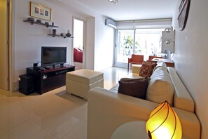 Apartment, 1 Bedroom, 2 Bathrooms (3 people) | Living area | Flat-screen TV