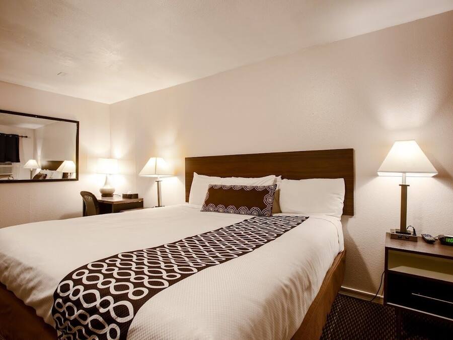 Habitació individual Deluxe, 1 llit de matrimoni gran, no fumadors | Escriptori i wifi gratuïta