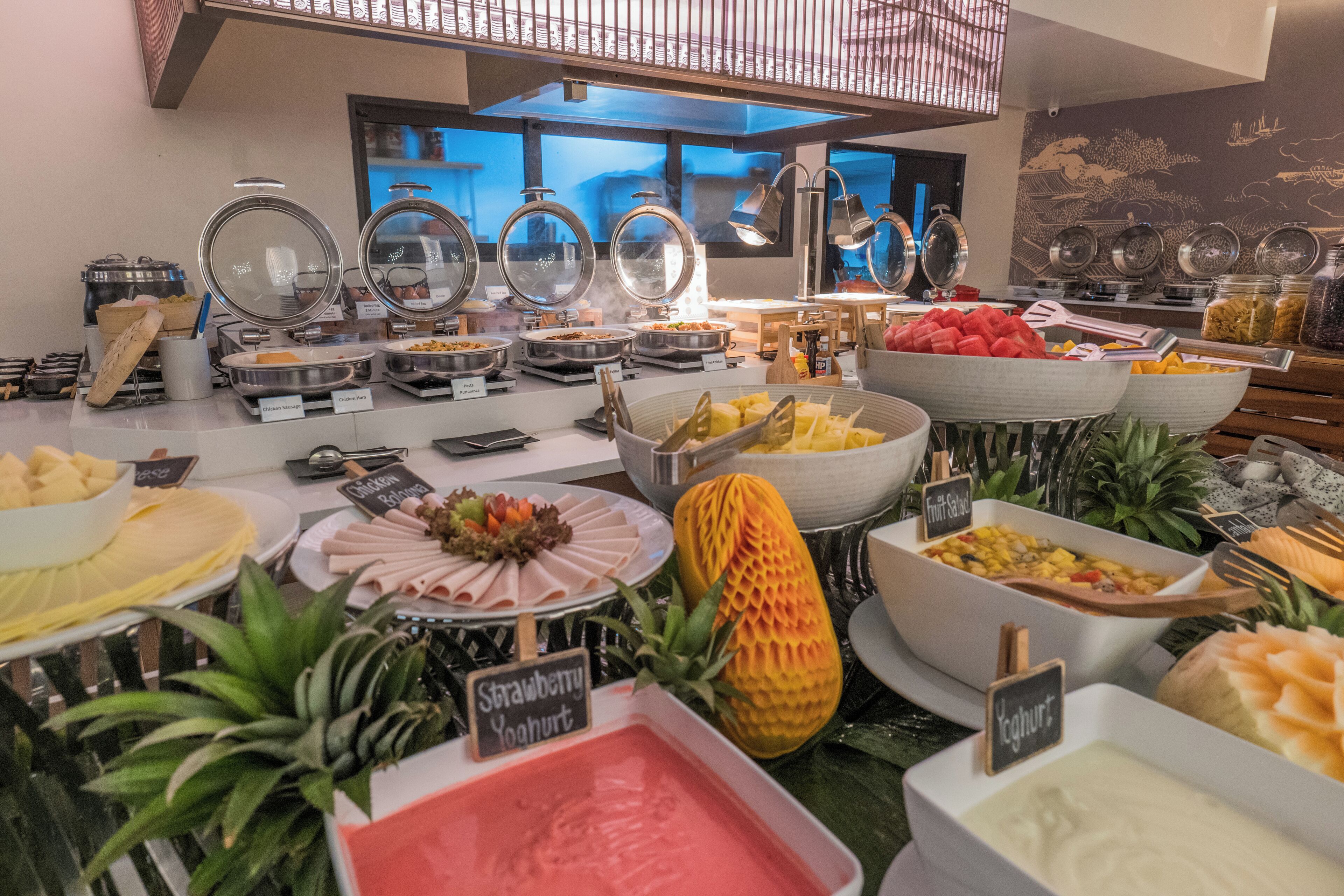 Daily buffet breakfast for a fee