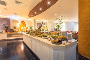 Daily buffet breakfast (THB 450 per person)