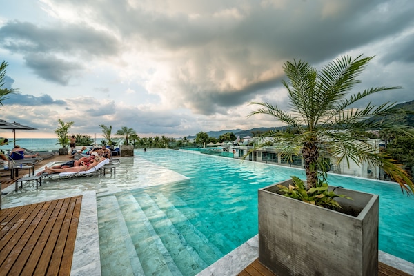 Outdoor pool, pool loungers