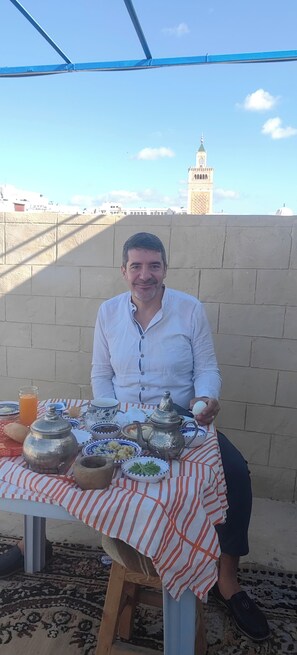 Daily continental breakfast for a fee