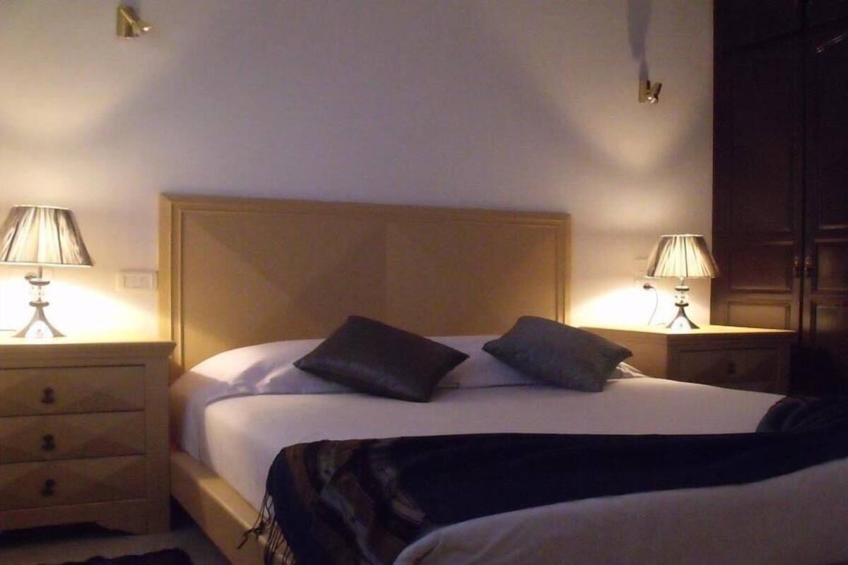 Coffres-forts dans les chambres, bureau, rideaux occultants
