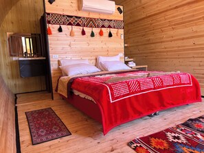 Studiosvit Deluxe | Unika möbler, skrivbord, ljudisolering och sängkläder