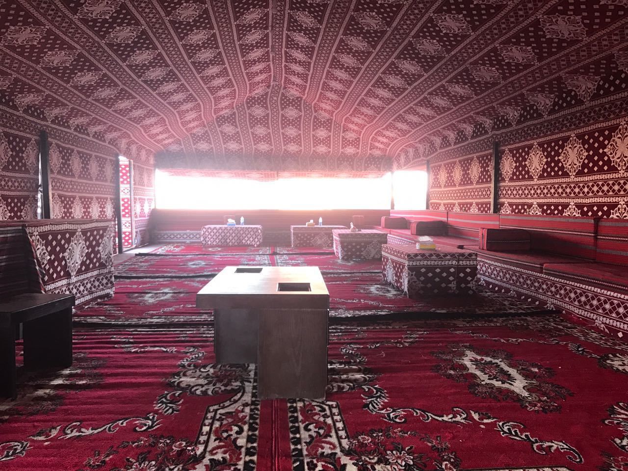 Café da manhã com pratos da culinária local grátis todos os dias