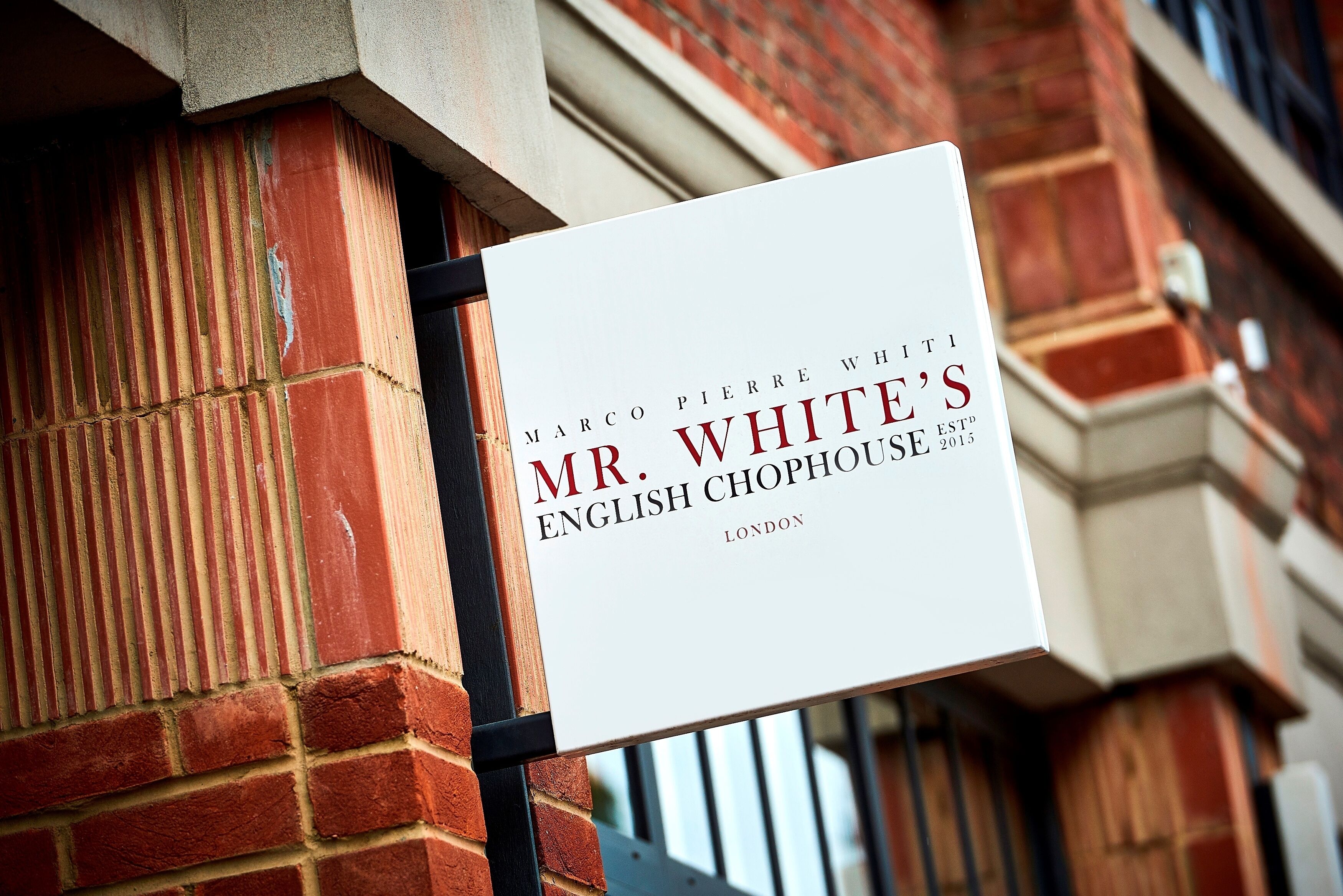 breakfast, lunch, dinner served; british cuisine