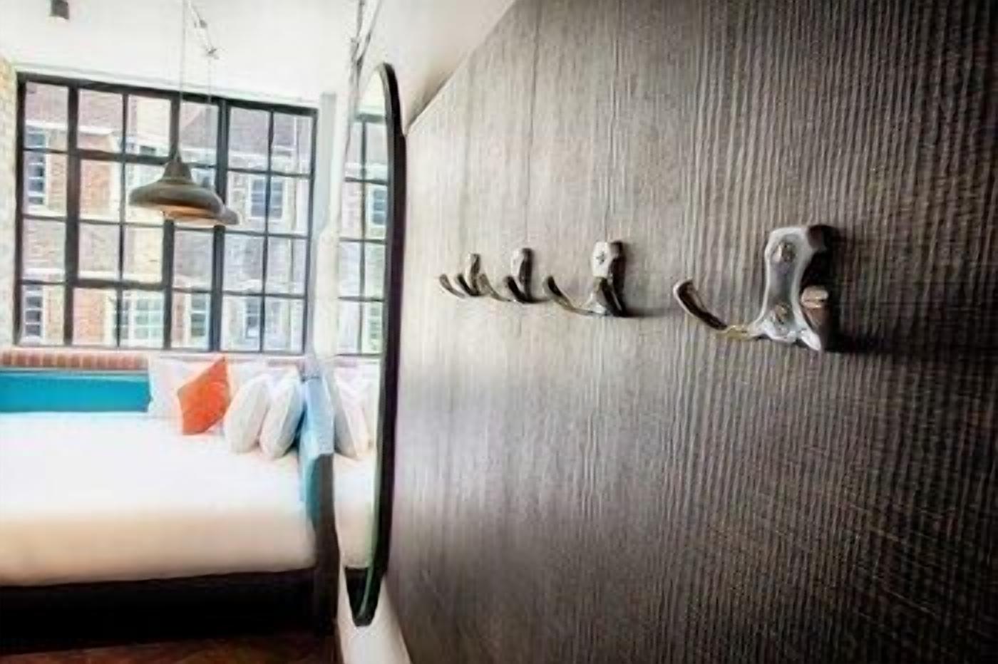 Hypo-allergenic bedding, in-room safe, desk, laptop workspace